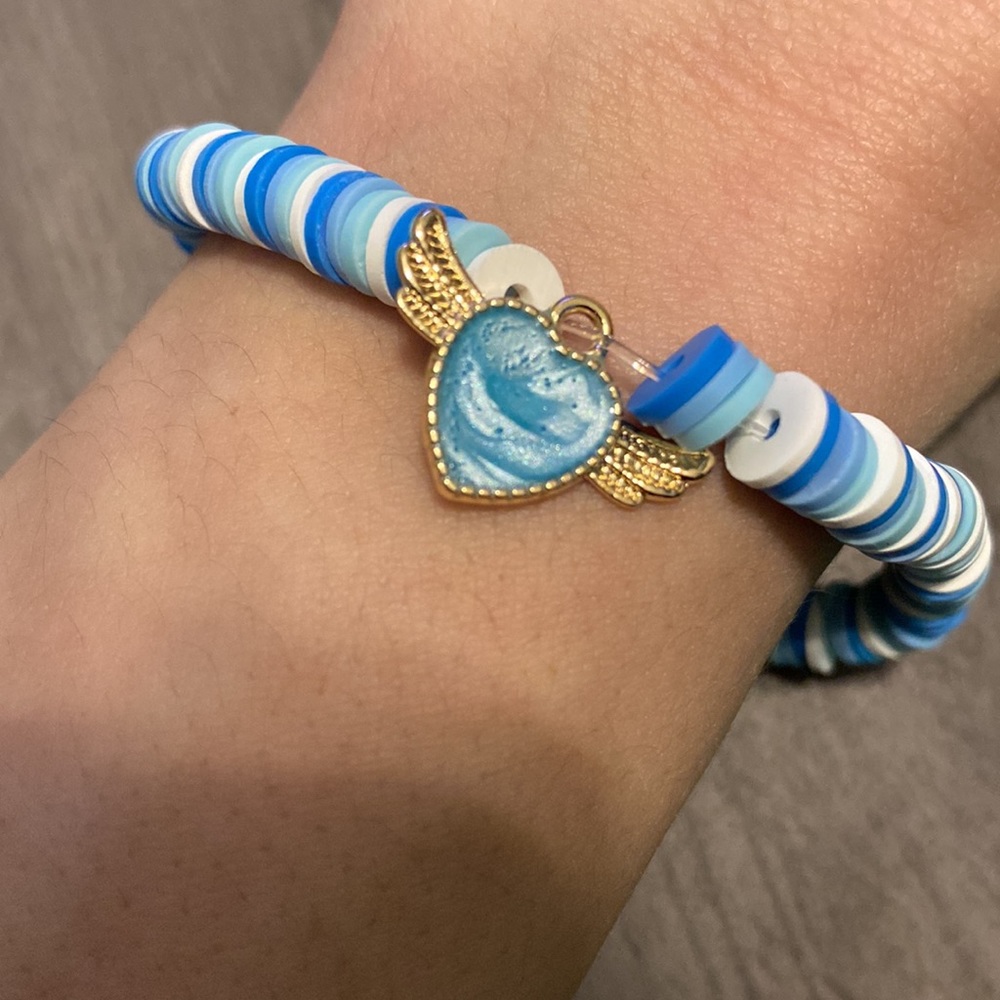 Blue hearts ๐ clay beaded bracelet ! - Picture 3 of 3